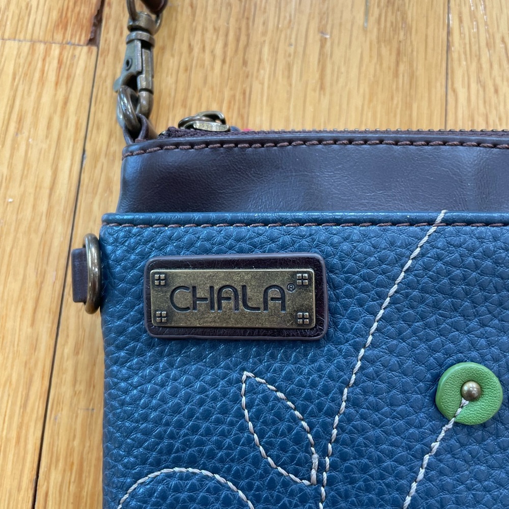Chala Red/Navy Ladybug crossbody bag - Picture 3 of 6